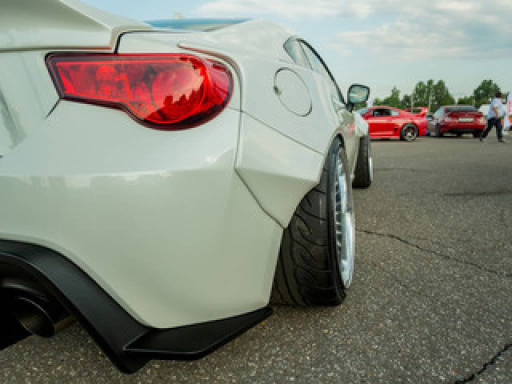 INQUINTE.CA Noise of customized exhaust mufflers overwhelming for