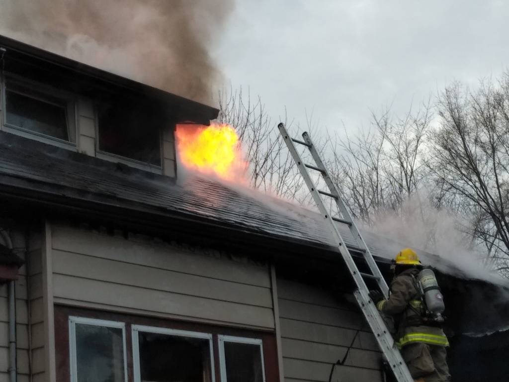 InQuinte.ca Quinte West firefighters deal with house fire in Trenton
