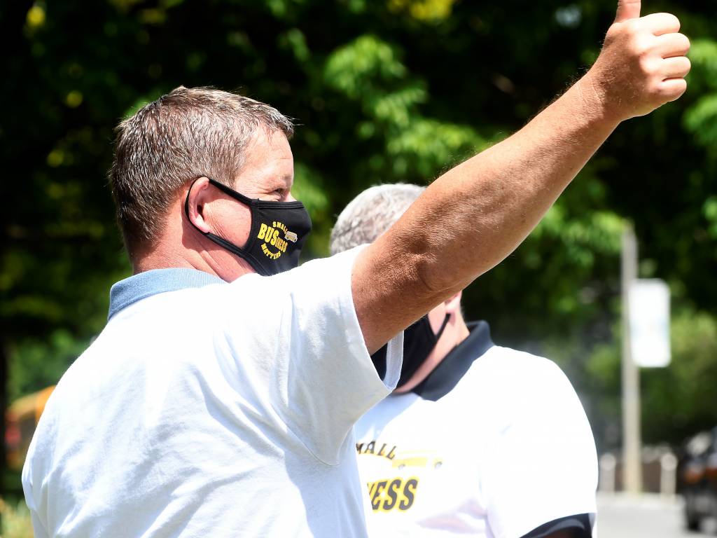 INQUINTE.CA TriBoard operators and their buses to protest outside Ontario Legislature