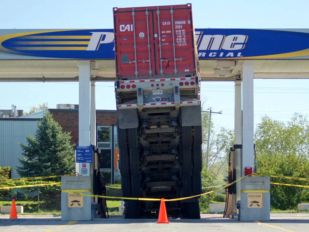 InQuinte.ca Truck snaps in half at gas bar (PHOTO GALLERY)