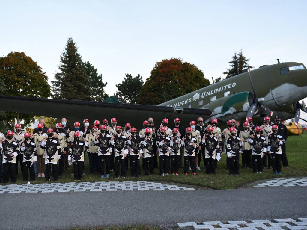 InQuinte.ca Quinte West Hawks crowned OMHA Cochamps with help from