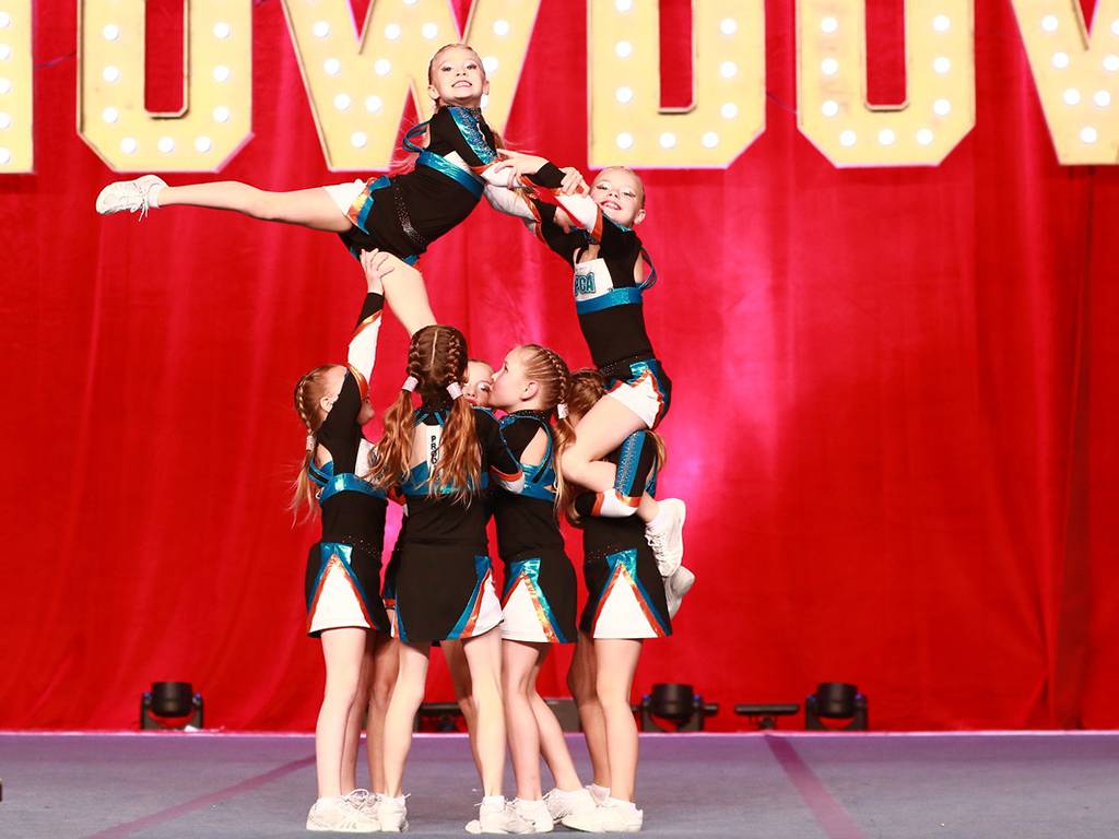 INQUINTE.CA Local cheerleading gym wins invite to Canadian finals