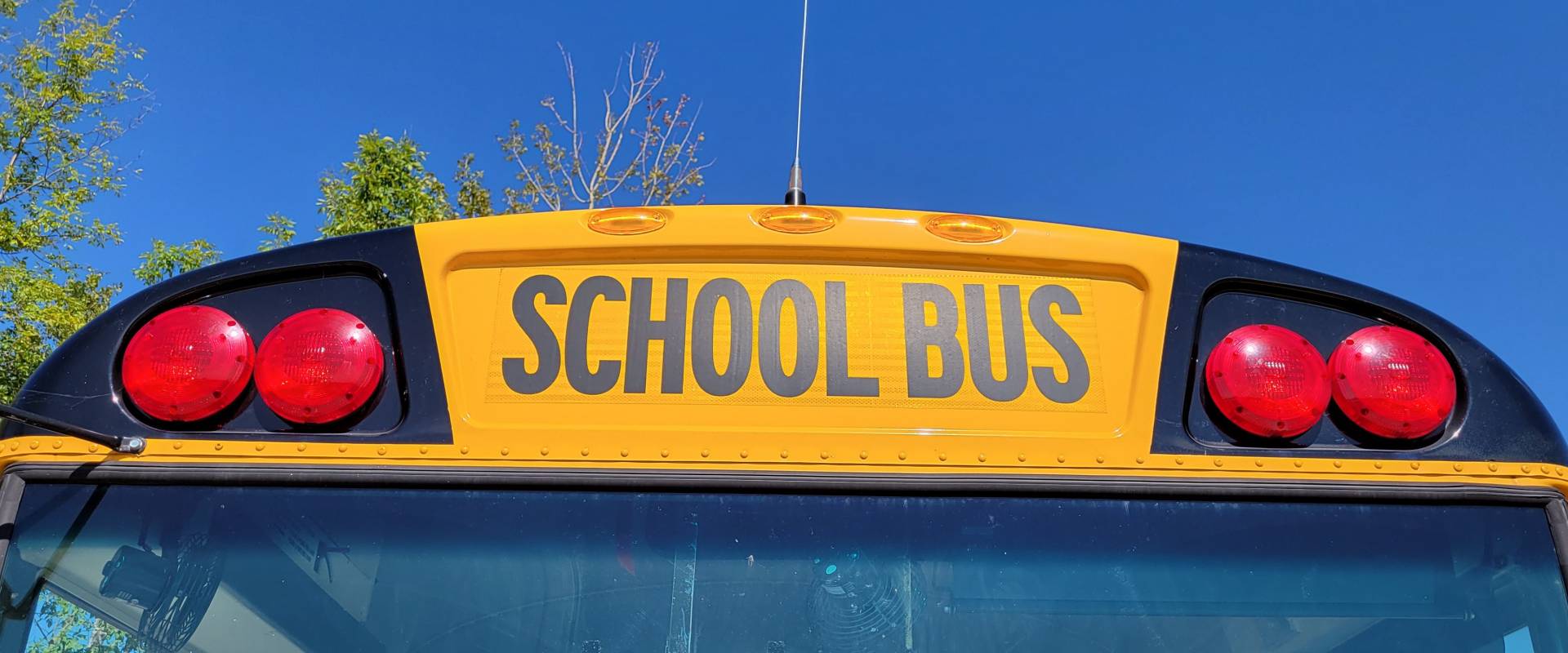 INQUINTE.CA New school bus signals being used